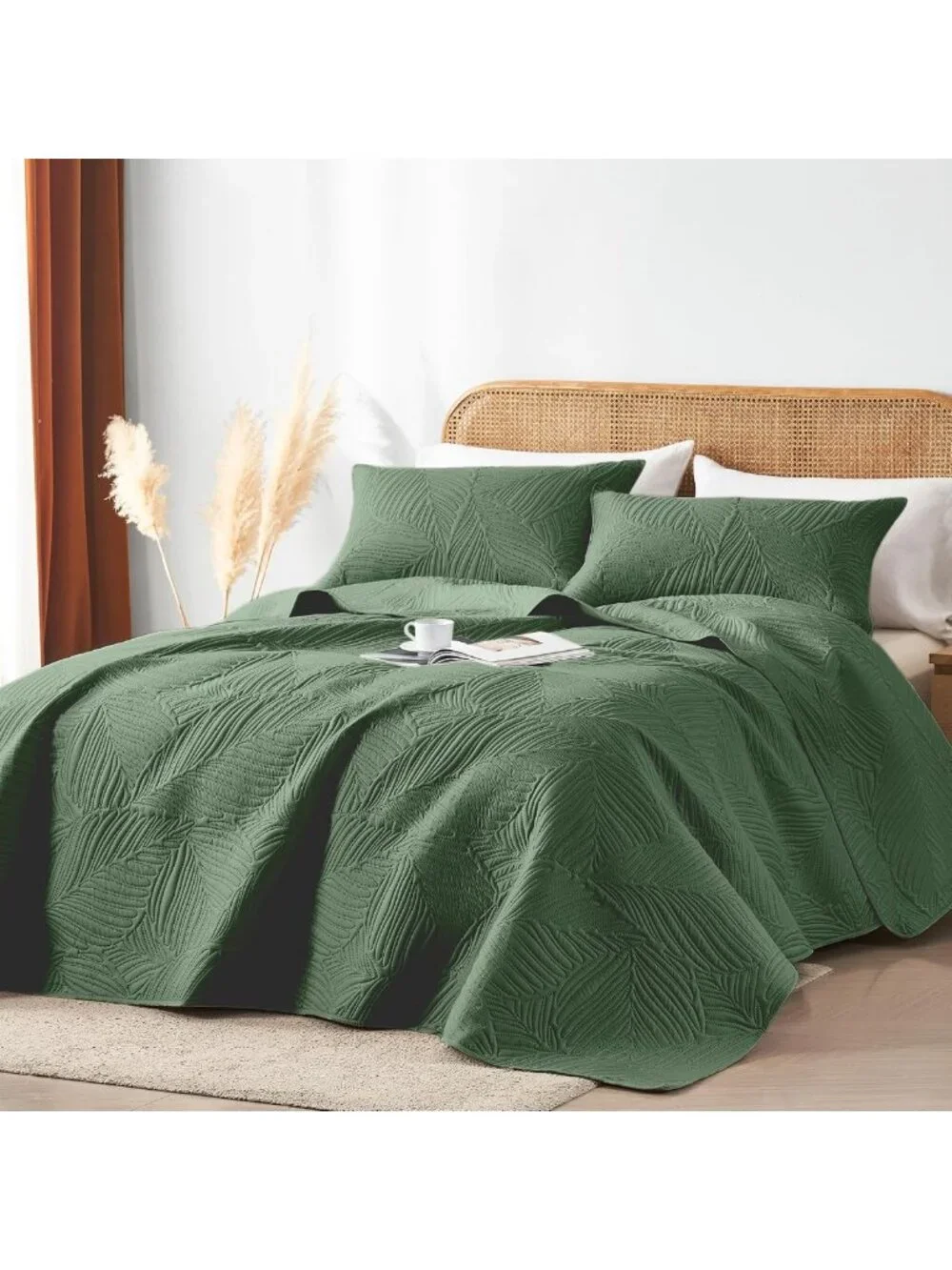 Lightweight Olive Green King Quilt Set, Soft Bedspread with Leaf Pattern, 3